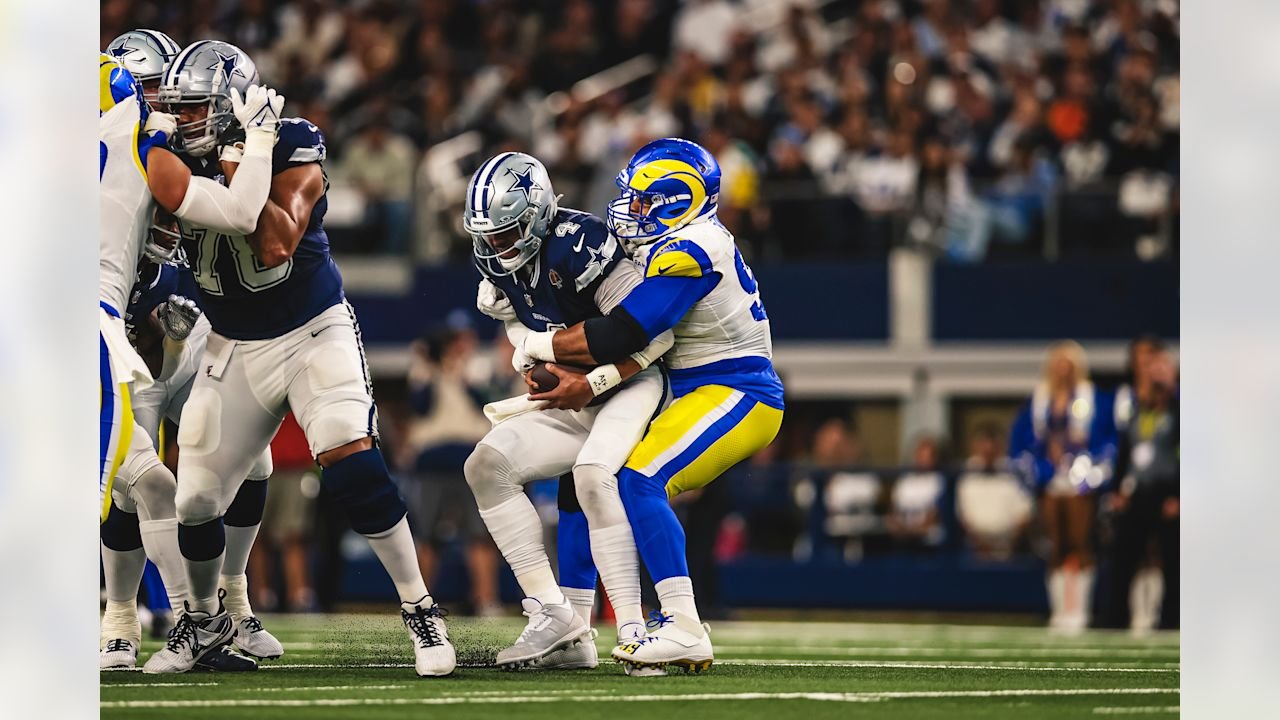 Los Angeles Rams defensive tackle Aaron Donald makes a tackle against the Dallas Cowboys