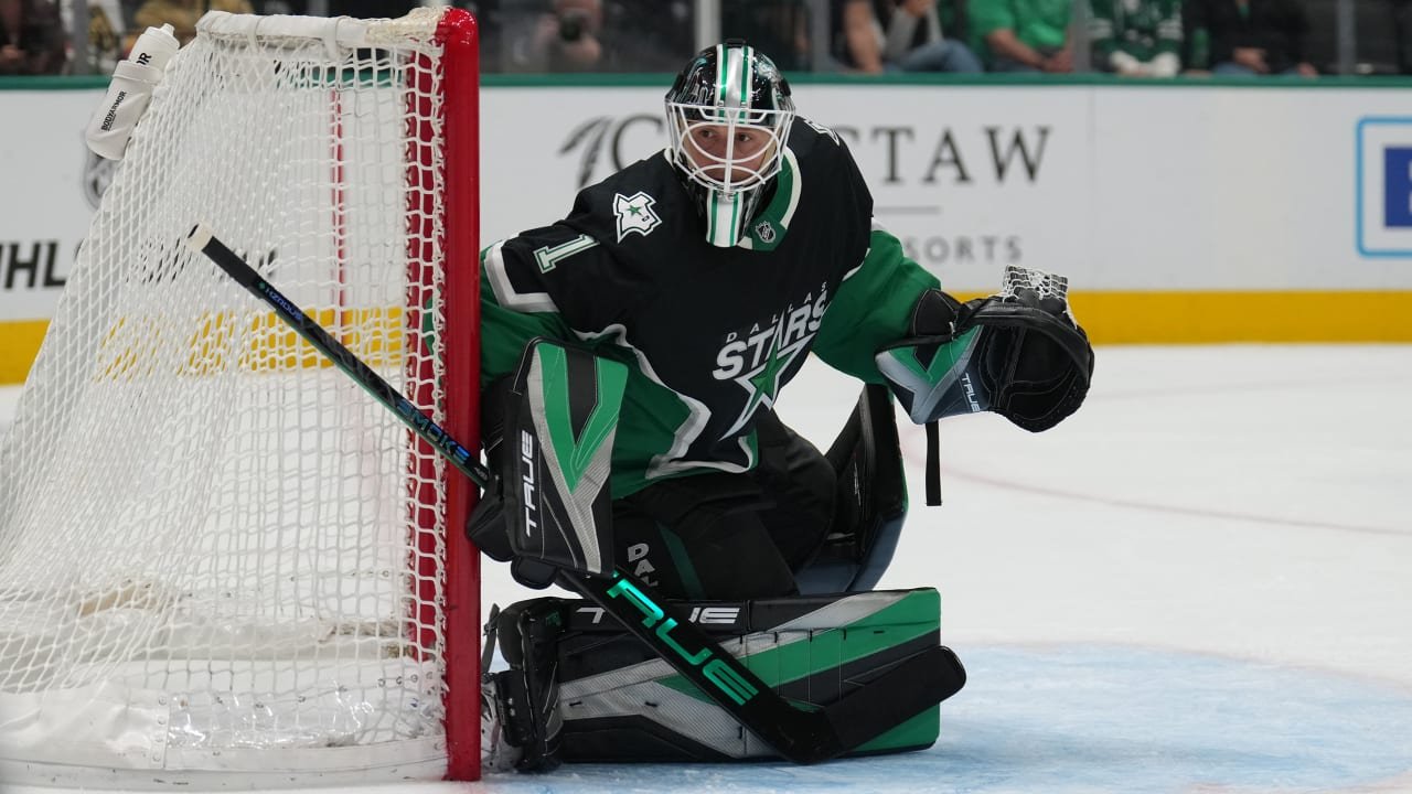 Dallas Stars goaltender Casey DeSmith on the ice