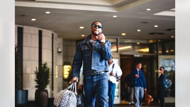 Davante Adams arrives in Denver before the Rams&ndash;Broncos game on September 27, 2026.