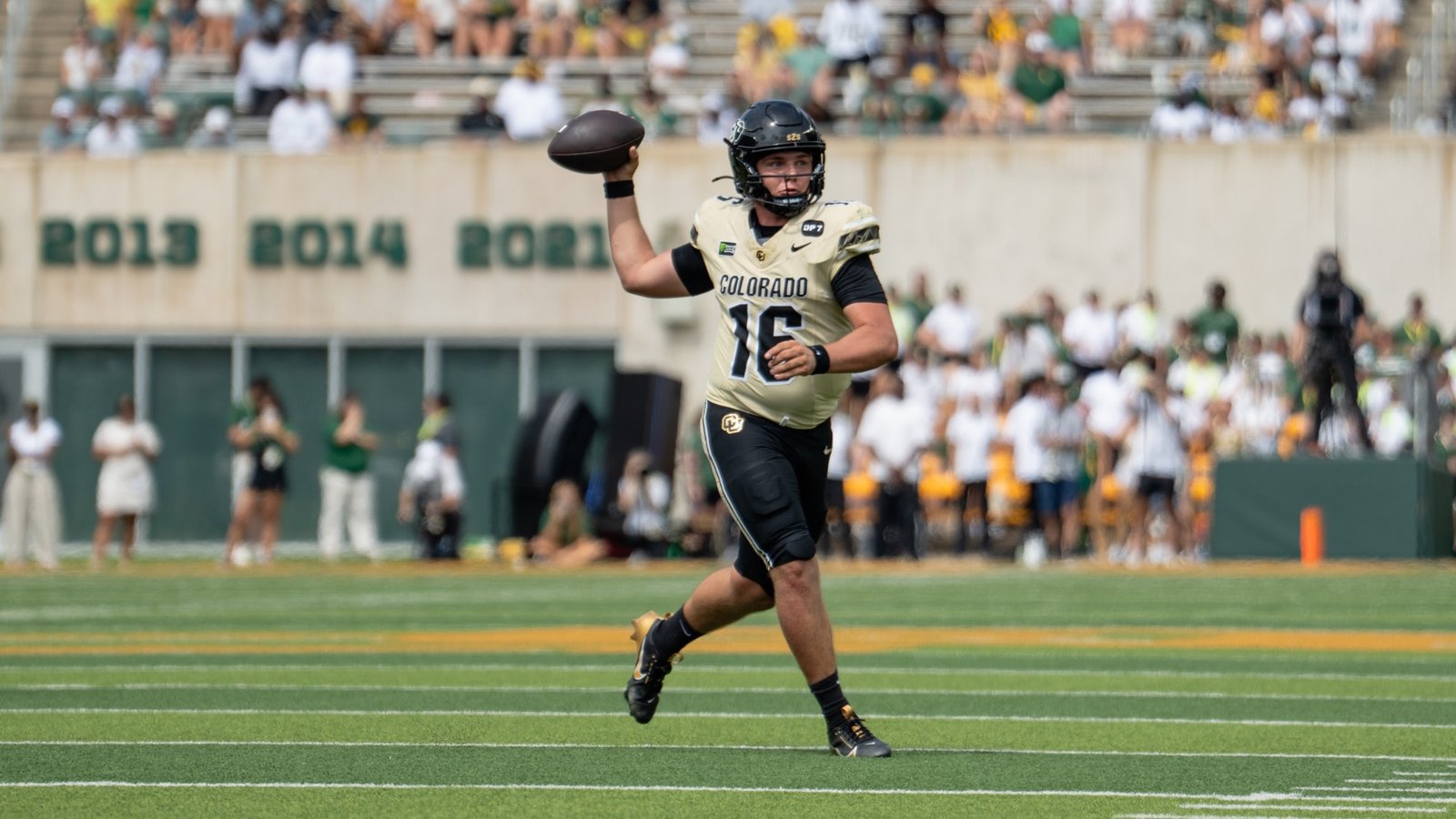 Colorado quarterback Isaac Wilson preparing to throw against Baylor.