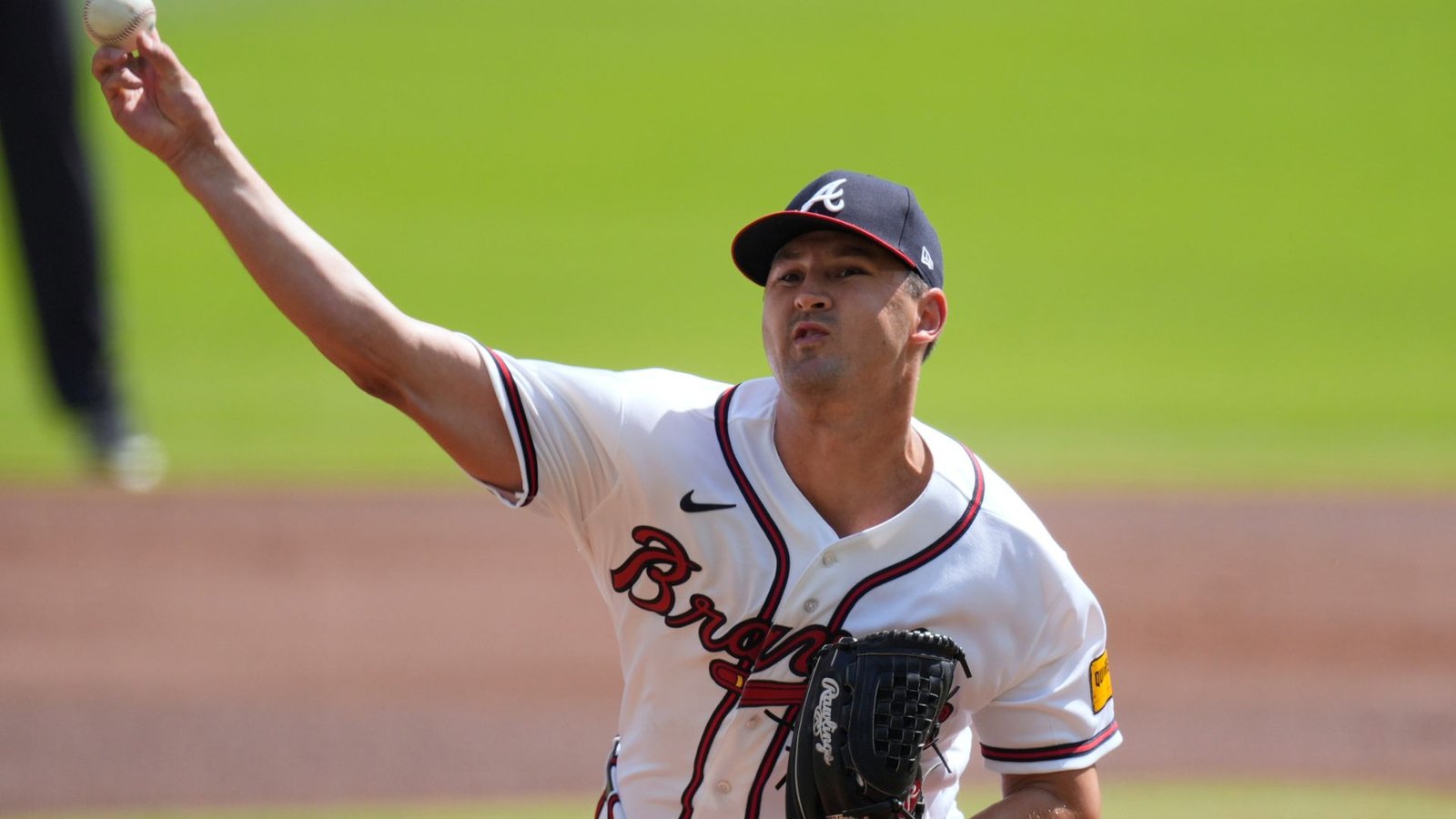 Tyler Mahle pitching against Philadelphia in Game 2 at Truist Park