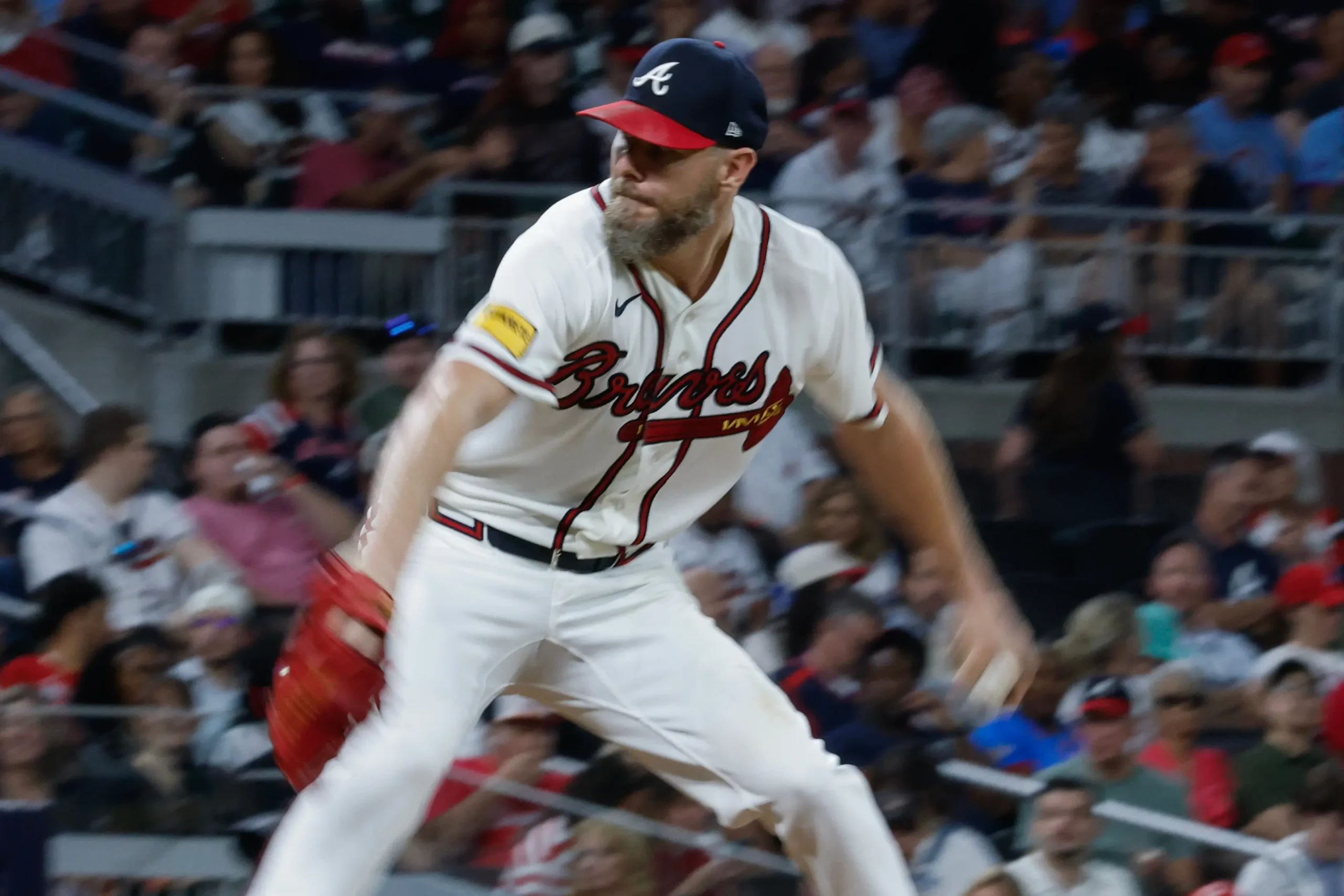 Chris Sale delivering a pitch against Cincinnati in Atlanta