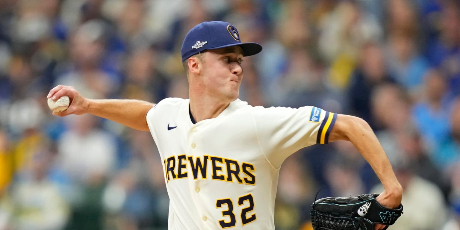 Jacob Misiorowski throws a pitch in his Brewers home uniform.