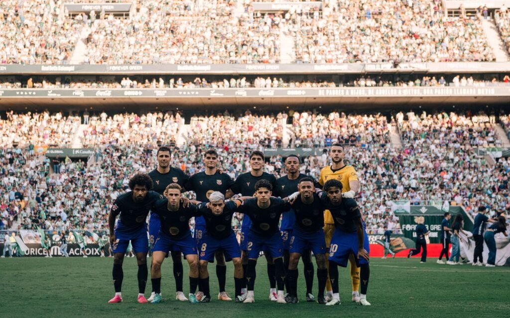 Barcelona’s players pose for a team photograph before the October 17 match against Real Betis.