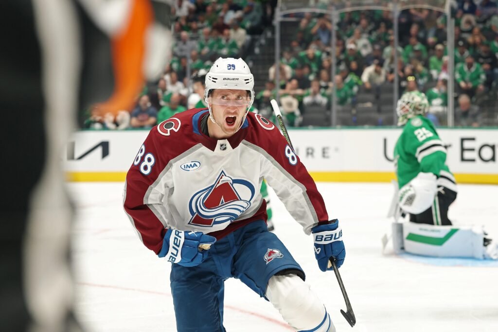 Martin Necas celebrates a Colorado Avalanche goal against the Dallas Stars on October 13, 2026.