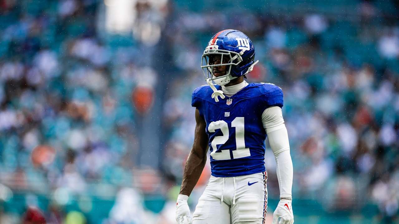 Giants cornerback Paulson Adebo wearing No. 21 during the August 22, 2026 preseason game at Miami.
