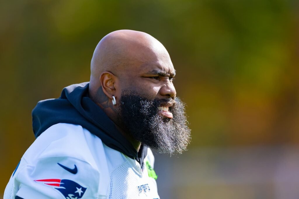 Morgan Moses at Patriots practice on October 21, 2026