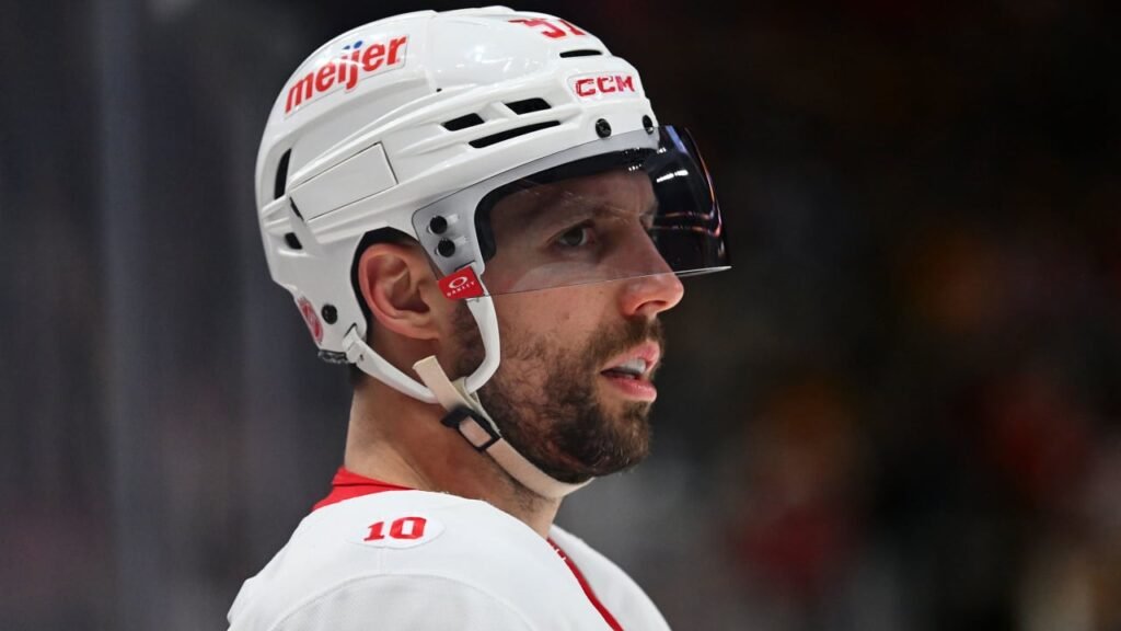 David Perron on the ice in an archival NHL photograph.