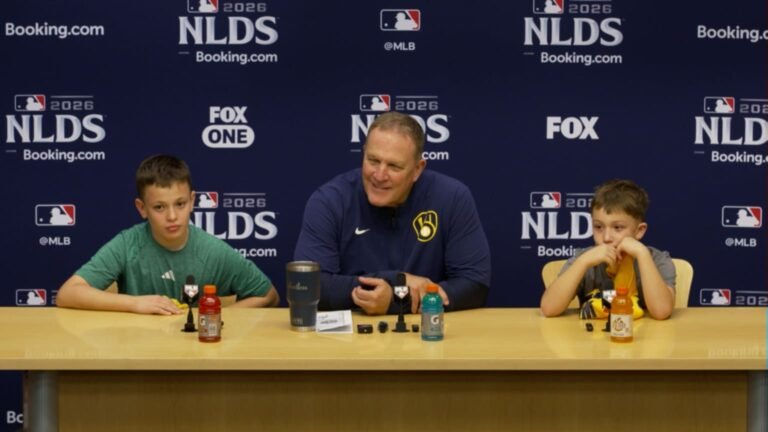 Brewers manager Pat Murphy speaks at the podium after NLDS Game 1 against the Padres.