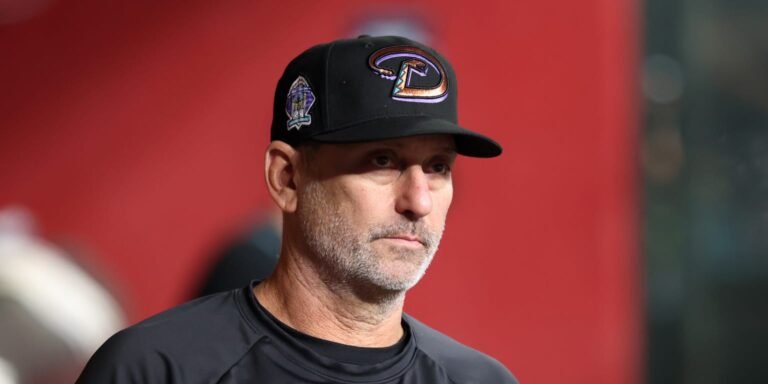 Torey Lovullo in an archival Diamondbacks photograph used in MLB.com’s contract report.
