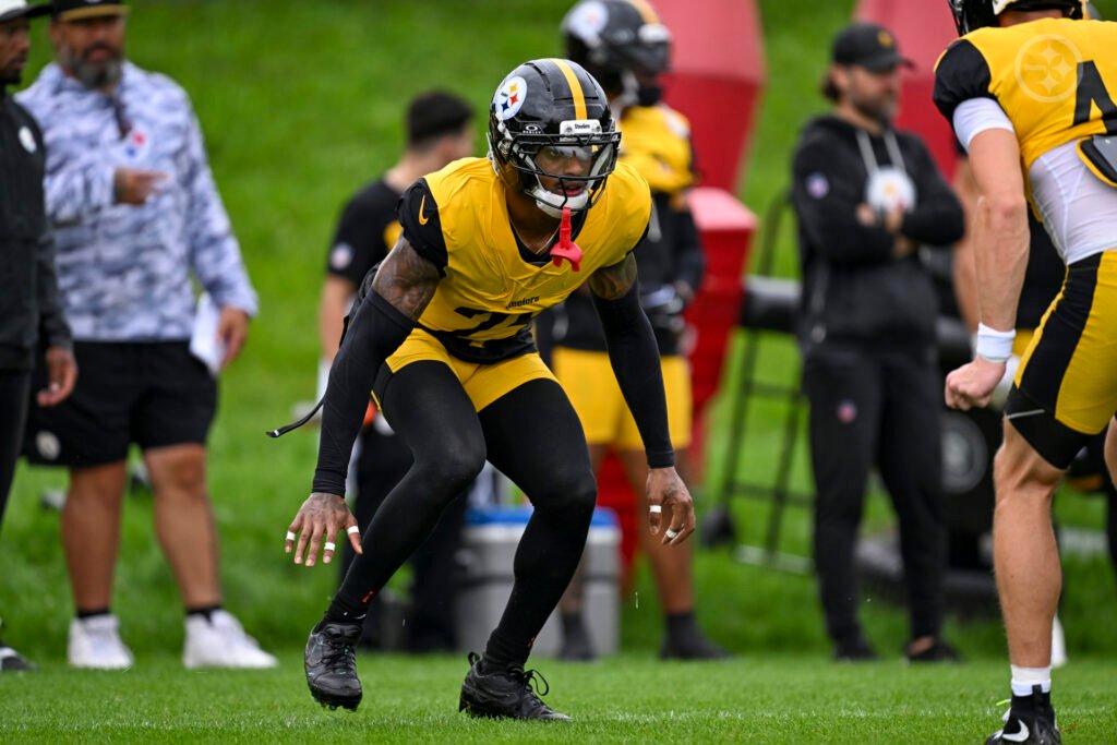 DeShon Elliott works in a defensive stance at Steelers training camp.