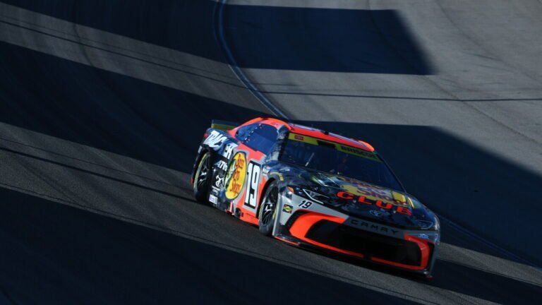 Chase Briscoe’s No. 19 Toyota races at Las Vegas Motor Speedway.