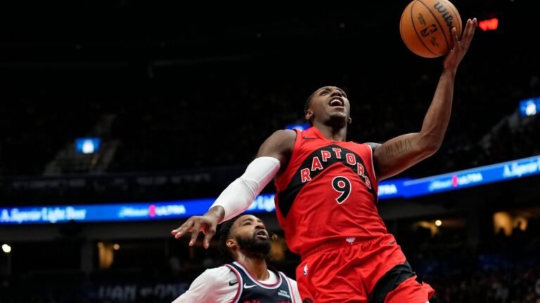 RJ Barrett attempts a layup against the Clippers.
