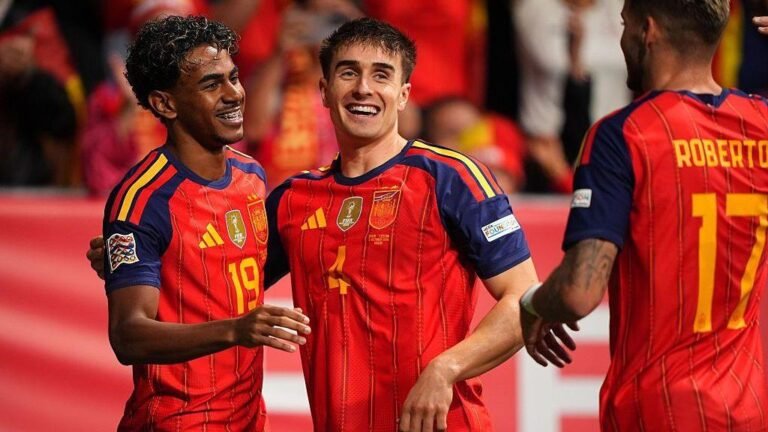 Lamine Yamal celebrates with Spain teammates against the Czech Republic.